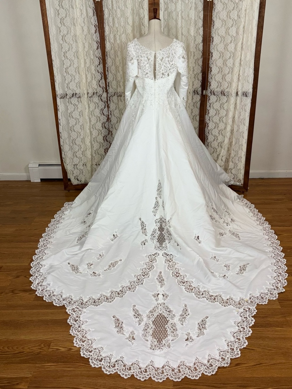 Spectacular Vintage 90s Bonny Bridal Cathedral Wedding Gown